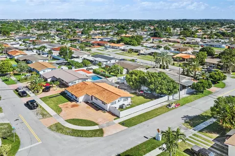 View/Area - 5355 W 5th Ln, Hialeah, FL 33012 photo 1 of 5