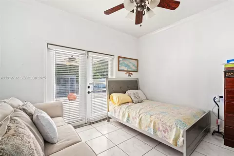 Bedroom - 5355 W 5th Ln, Hialeah, FL 33012 photo 4 of 6