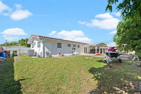 Exterior - 5355 W 5th Ln, Hialeah, FL 33012 photo 2 of 2