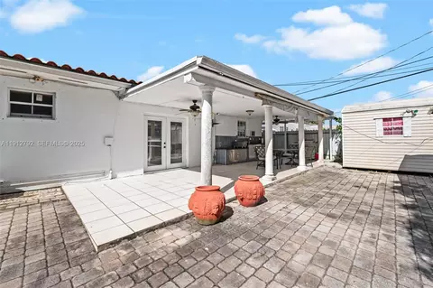 Exterior - 5355 W 5th Ln, Hialeah, FL 33012 photo 1 of 2