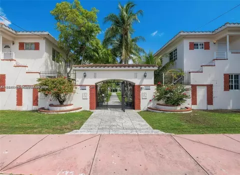 1197 Marseille Dr #12, Miami Beach, FL 33141