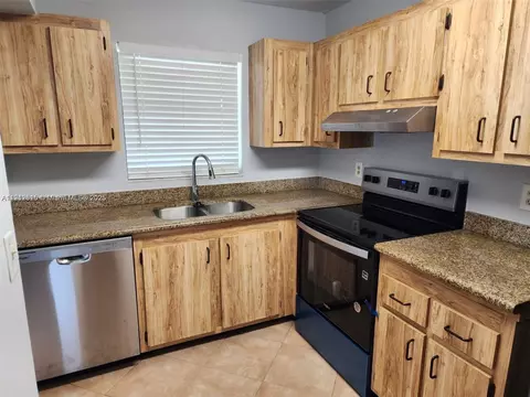 6061 Shakerwood Cir #208, Tamarac, FL 33319