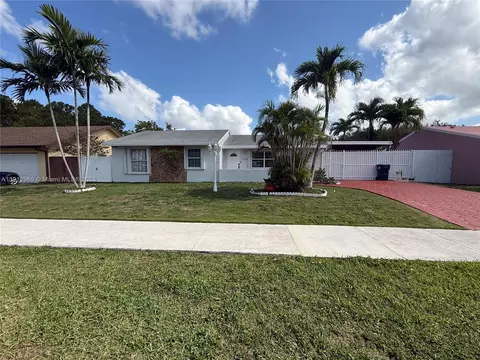11321 SW 162nd Ter, Miami, FL 33157