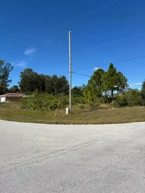 9036 Largo Cir, La Belle, FL 33935