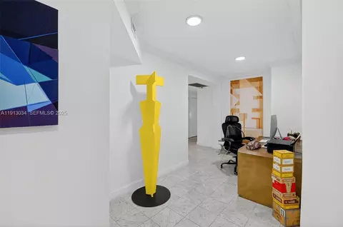 181 Crandon Blvd #106, Key Biscayne, FL 33149