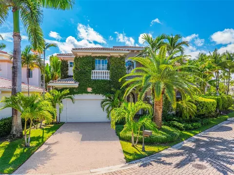 1295 Hatteras Ln, Hollywood, FL 33019