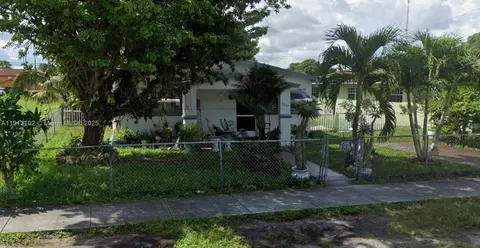 4620 SW 26th St, West Park, FL 33023