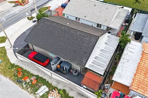 View/Area - 7416 W 32nd Ave, Hialeah, FL 33018 photo 3 of 10
