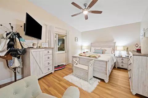 Bedroom - 7416 W 32nd Ave, Hialeah, FL 33018 photo 1 of 5