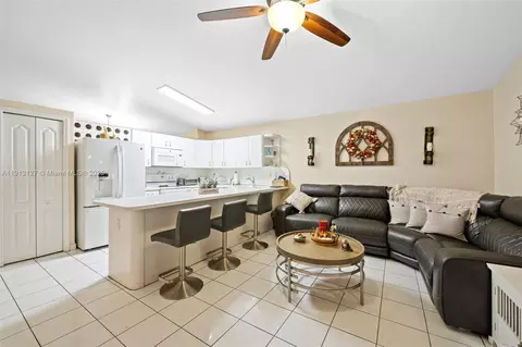 Kitchen - 7416 W 32nd Ave, Hialeah, FL 33018 photo 4 of 5