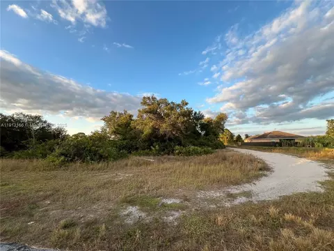4100 6th St W, Lehigh Acres, FL 33971
