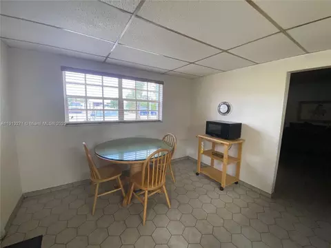 Dining - 750 SE 3rd Pl, Hialeah, FL 33010 photo 2 of 3