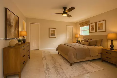 Bedroom - 750 SE 3rd Pl, Hialeah, FL 33010 photo 1 of 5