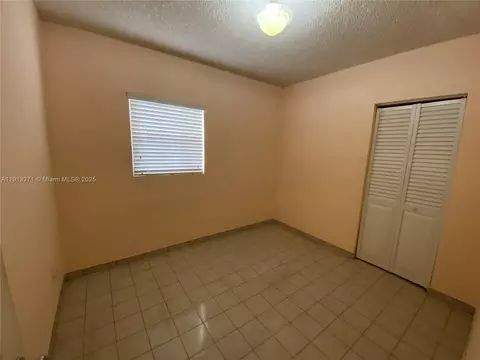 Bedroom - 750 SE 3rd Pl, Hialeah, FL 33010 photo 4 of 5