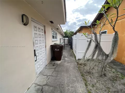 Exterior - 750 SE 3rd Pl, Hialeah, FL 33010 photo 5 of 6