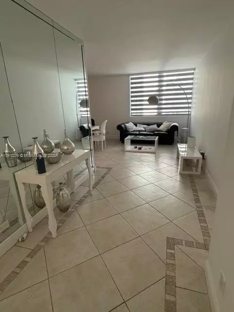 5055 Collins Ave #9A, Miami Beach, FL 33140