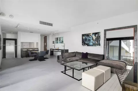 2201 Collins Ave #431, Miami Beach, FL 33139