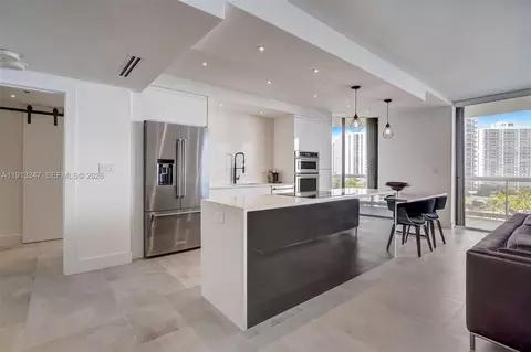 20191 E Country Club Dr #802, Aventura, FL 33180