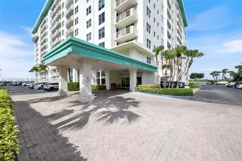 10350 W Bay Harbor Dr #10K, Bay Harbor Islands, FL 33154