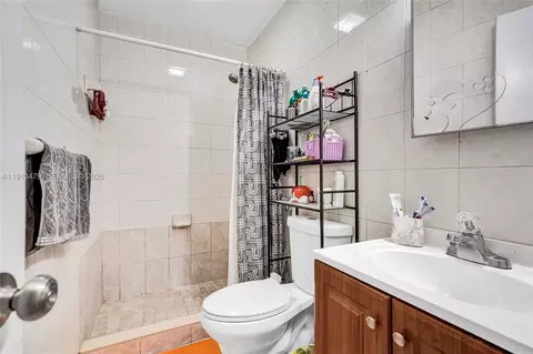 Bath - 311 E 51st St, Hialeah, FL 33013 photo 3 of 4