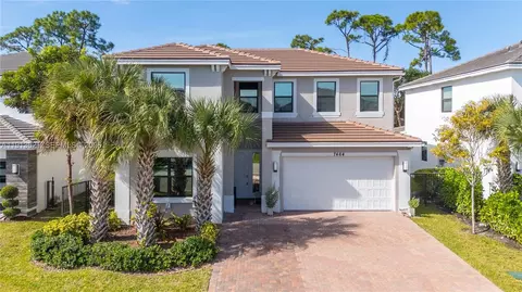 7464 Estero Dr, Lake Worth, FL 33463