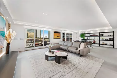 2301 Collins Ave #1004, Miami Beach, FL 33139