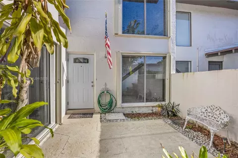 6949 SW 109th Pl, Miami, FL 33173