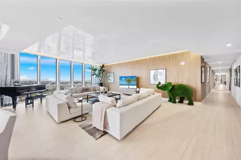 851 NE 1st Ave #5312, Miami, FL 33132