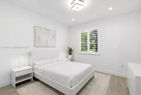 Bedroom - 11199 SW 78th Ct, Pinecrest, FL 33156 photo 4 of 14