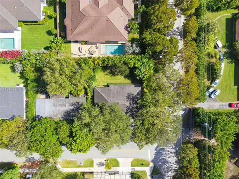 View/Area - 11199 SW 78th Ct, Pinecrest, FL 33156 photo 3 of 3