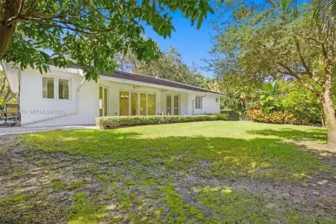 Exterior - 11199 SW 78th Ct, Pinecrest, FL 33156 photo 3 of 12