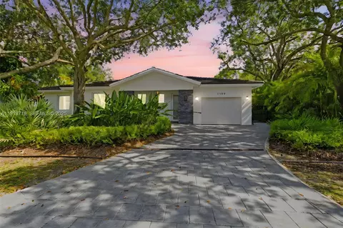 Exterior - 11199 SW 78th Ct, Pinecrest, FL 33156 photo 10 of 12