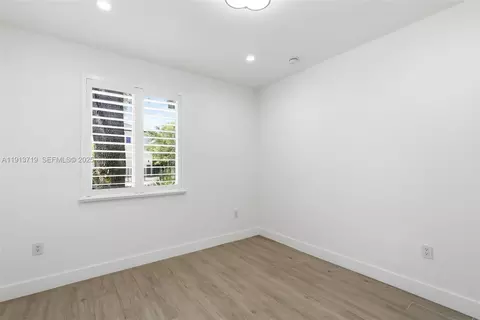 Bedroom - 11199 SW 78th Ct, Pinecrest, FL 33156 photo 7 of 14