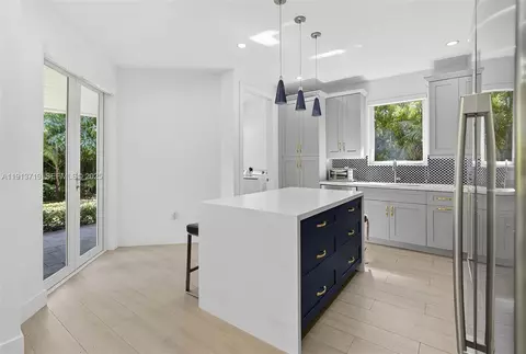 Kitchen - 11199 SW 78th Ct, Pinecrest, FL 33156 photo 3 of 4