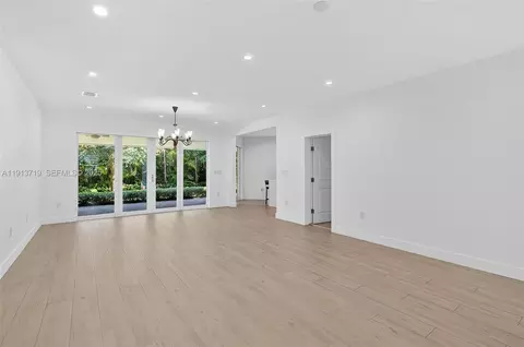 Living - 11199 SW 78th Ct, Pinecrest, FL 33156 photo 4 of 7