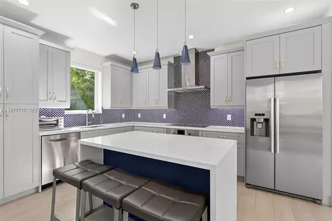Kitchen - 11199 SW 78th Ct, Pinecrest, FL 33156 photo 2 of 4