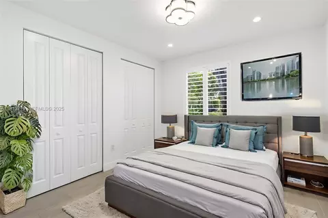 Bedroom - 11199 SW 78th Ct, Pinecrest, FL 33156 photo 8 of 14