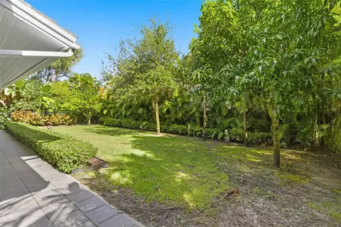 Exterior - 11199 SW 78th Ct, Pinecrest, FL 33156 photo 9 of 12