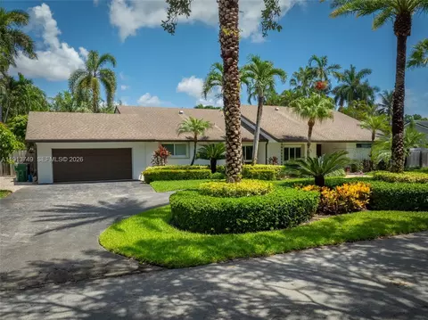 7605 SW 178th Ter, Palmetto Bay, FL 33157