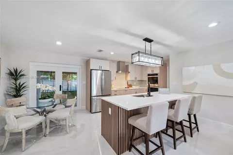 Kitchen - 4932 NW 173rd Dr, Miami Gardens, FL 33055 photo 1 of 4