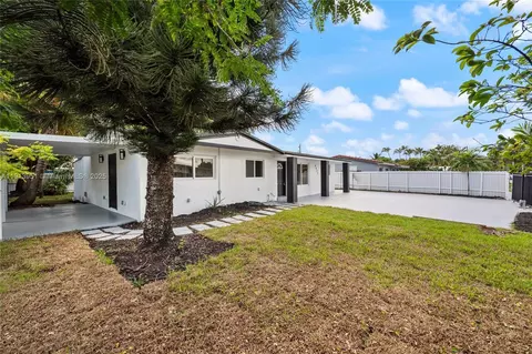 Exterior - 4932 NW 173rd Dr, Miami Gardens, FL 33055 photo 2 of 3