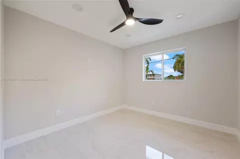 Bedroom - 4932 NW 173rd Dr, Miami Gardens, FL 33055 photo 3 of 4