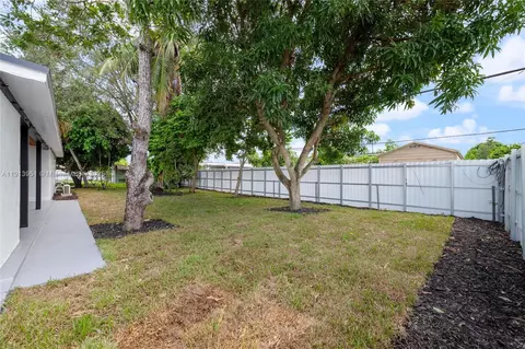 Exterior - 4932 NW 173rd Dr, Miami Gardens, FL 33055 photo 3 of 3
