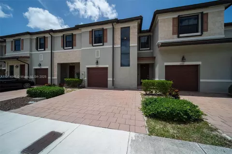 10140 W 32nd Ln, Hialeah, FL 33018
