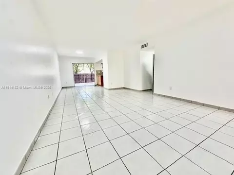 10851 SW 2nd St #K106, Sweetwater, FL 33174