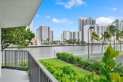 1000 Parkview Dr #220, Hallandale Beach, FL 33009
