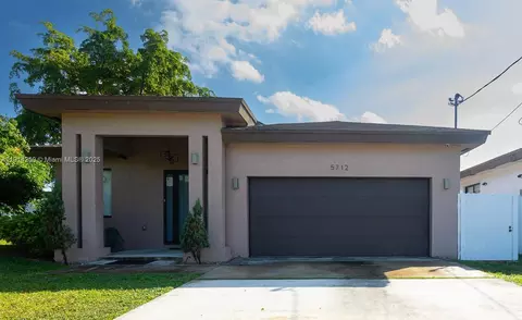 5712 SW 19th St, West Park, FL 33023