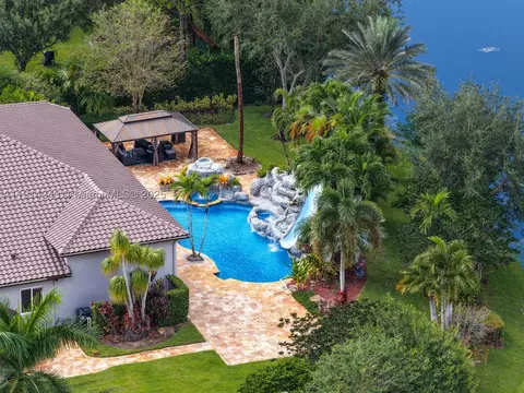 12995 SW 40th St, Davie, FL 33330