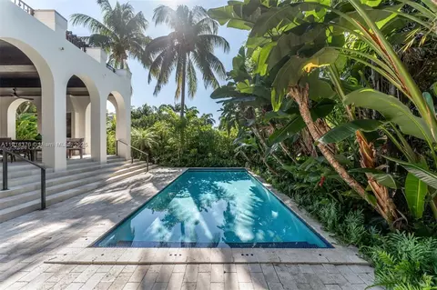 Exterior - 320 Atlantic Rd, Key Biscayne, FL 33149 photo 6 of 10