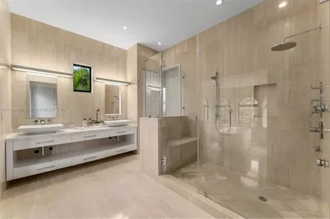 Bath - 320 Atlantic Rd, Key Biscayne, FL 33149 photo 2 of 7